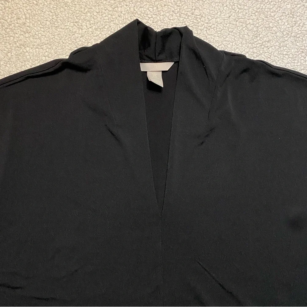 H&M Women’s Black V Neck Blouse - XL - Picture 2 of 4